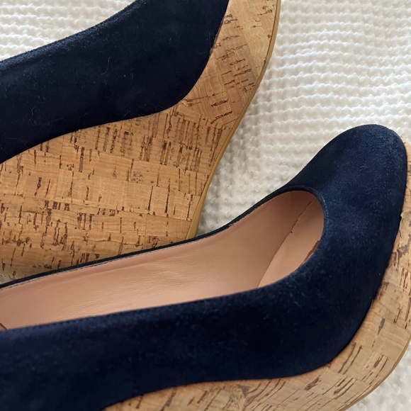 Stuart Weitzman Corkswoon Wedges Navy Suede Like New 9.5 - Picture 6 of 16